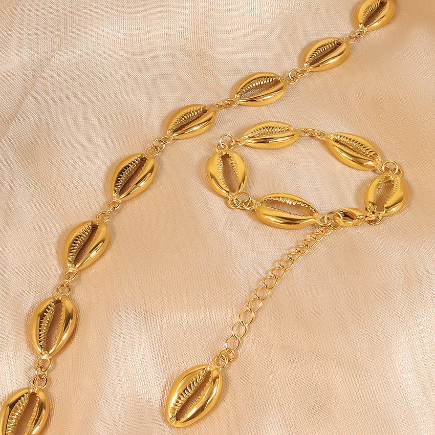 Big shell bracelet