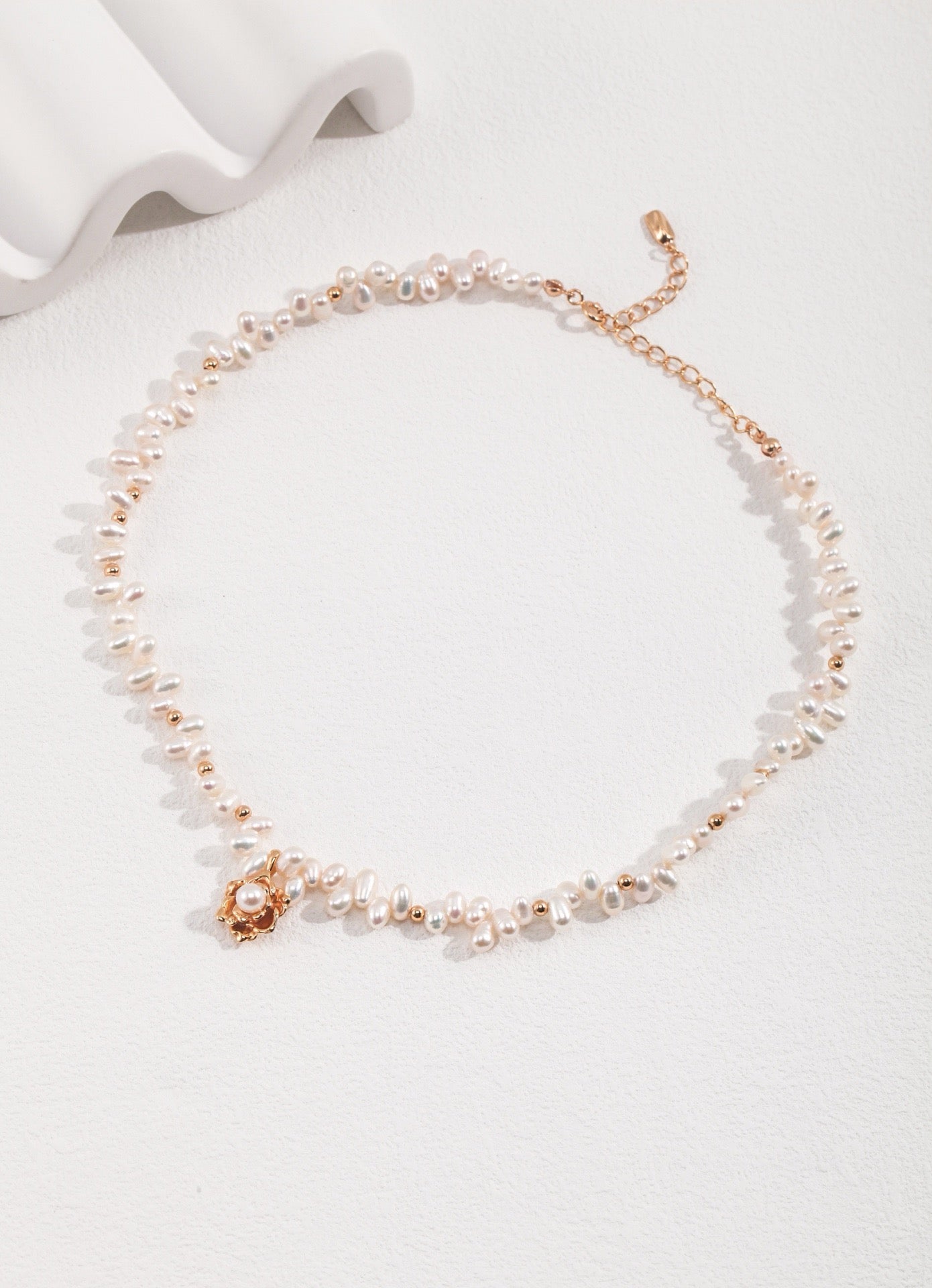 Camellia signature Pearl necklace