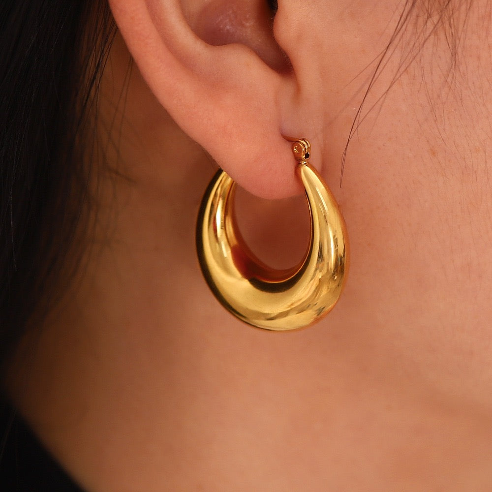 Classic chubby hoops