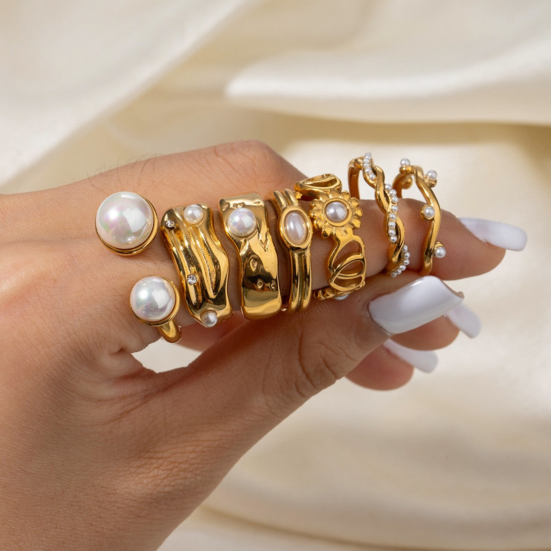 Emeret Pearly rings