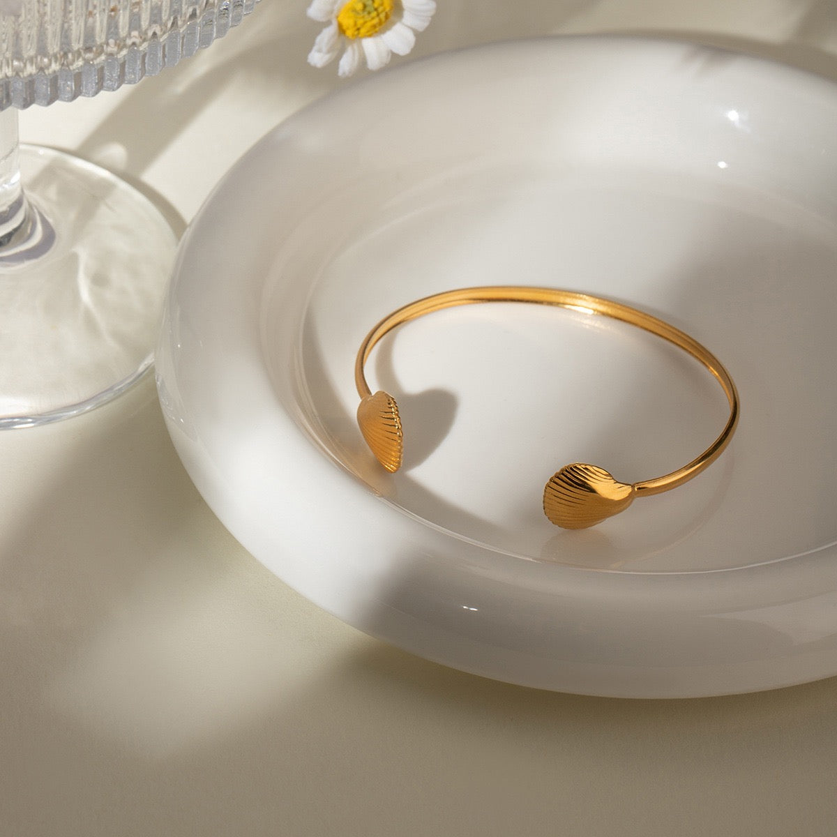 Shell bangle