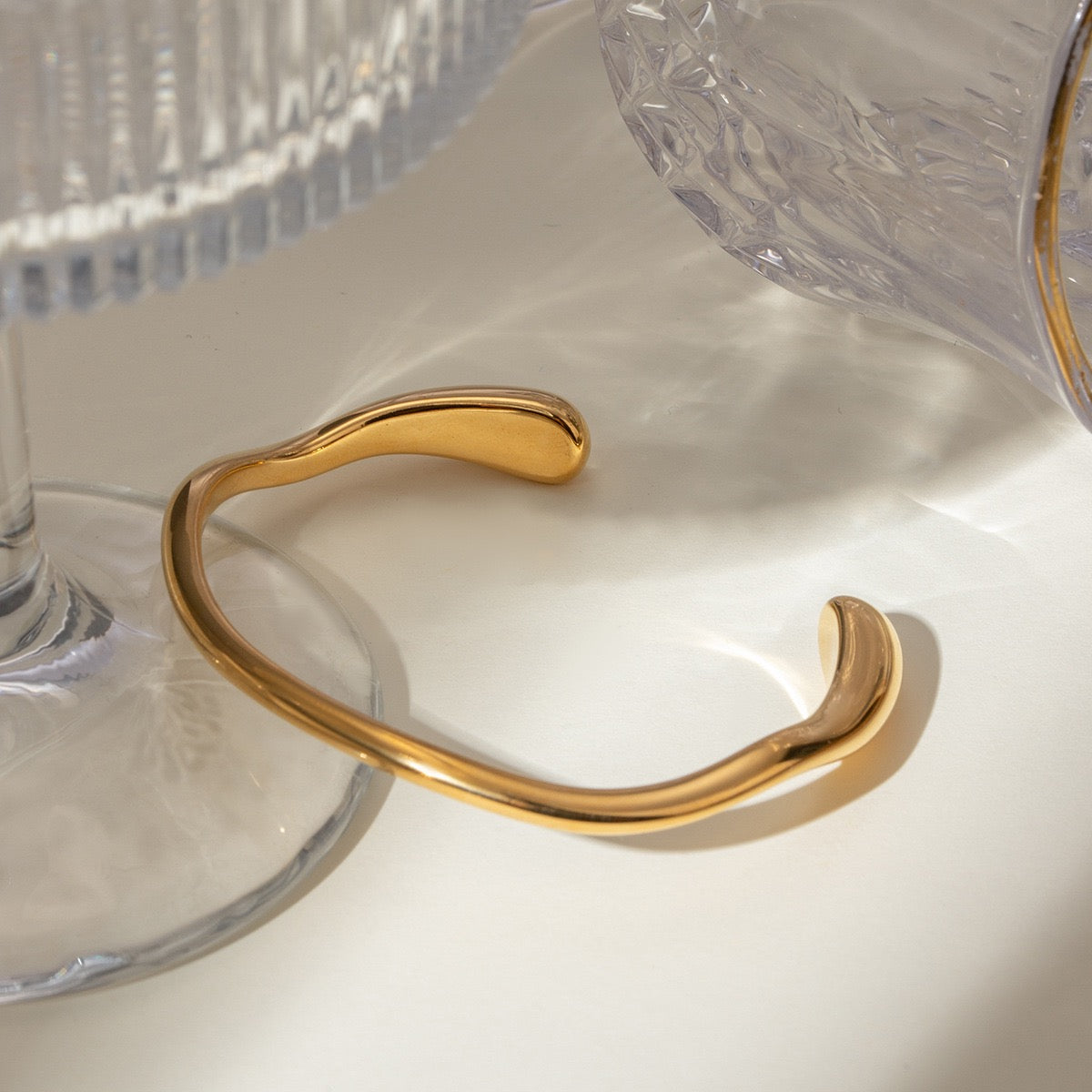 Oscar open bangle