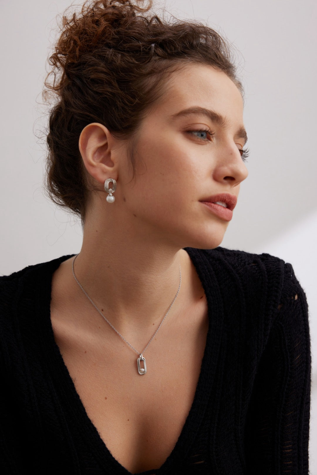 Strathfield Wire up pearl earrings