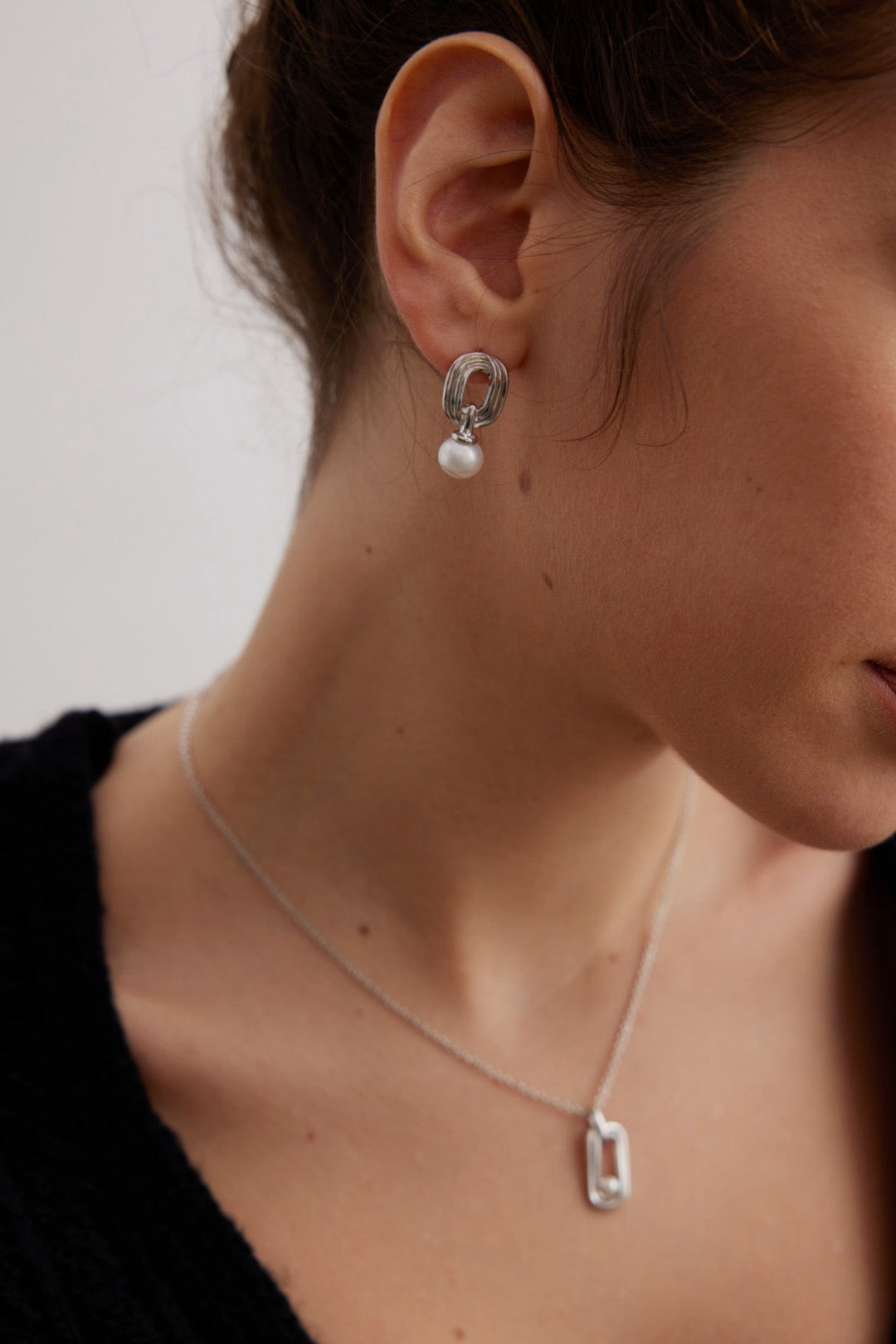 Strathfield Wire up pearl earrings