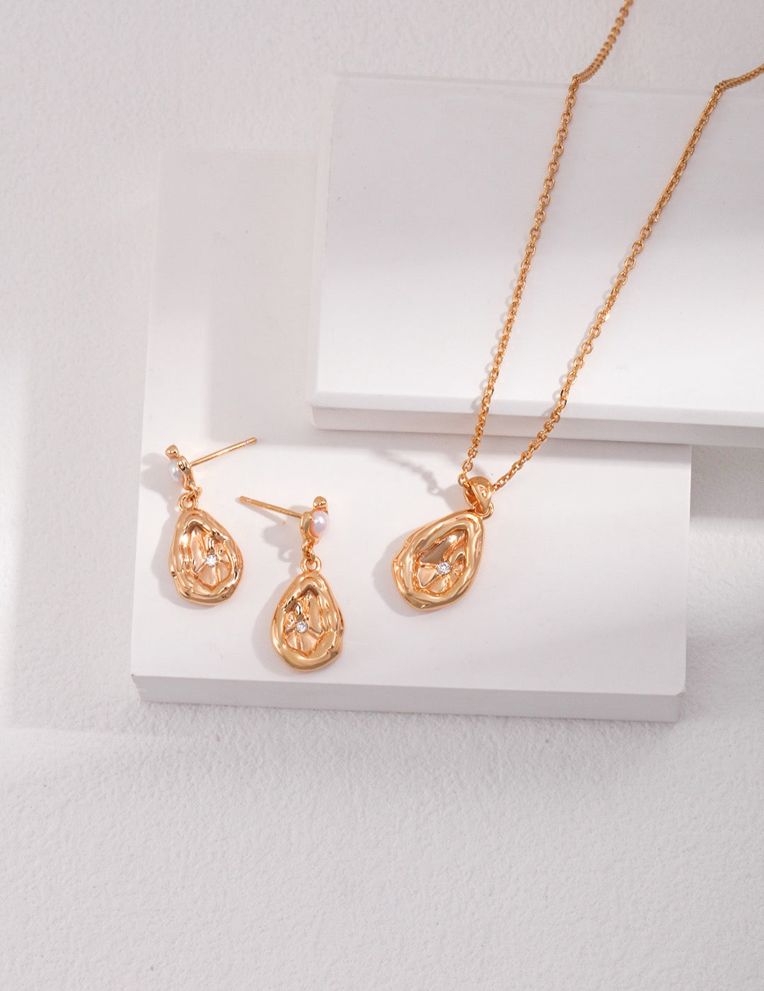 Ford Drop pearl earrings