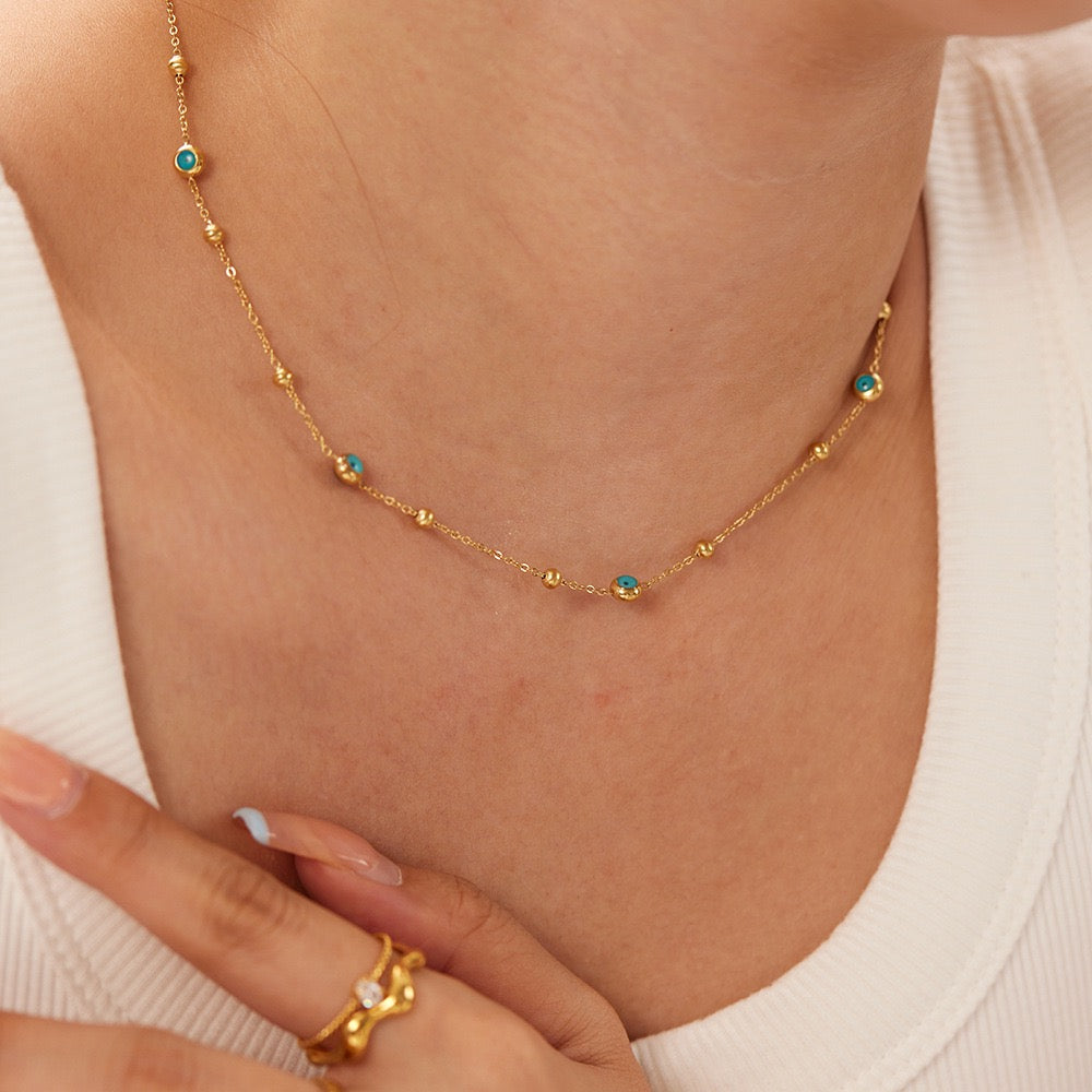 Blue eyes necklace