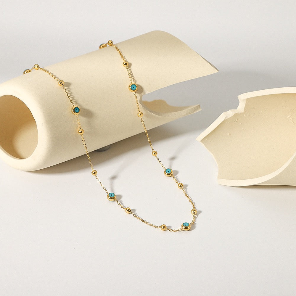 Blue eyes necklace