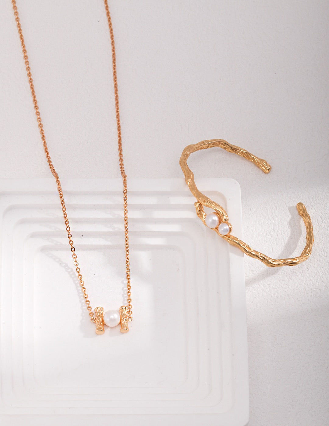 Classic pearl bangle