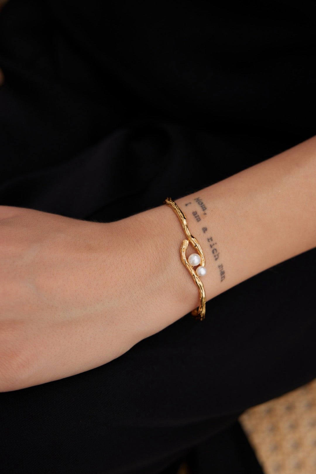 Classic pearl bangle