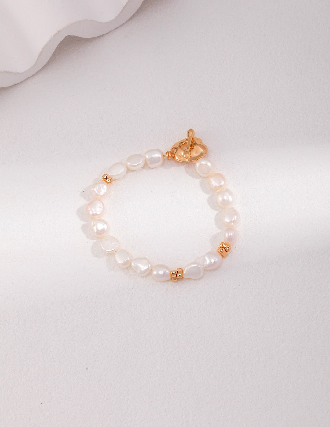 Red corundum pearl collection
