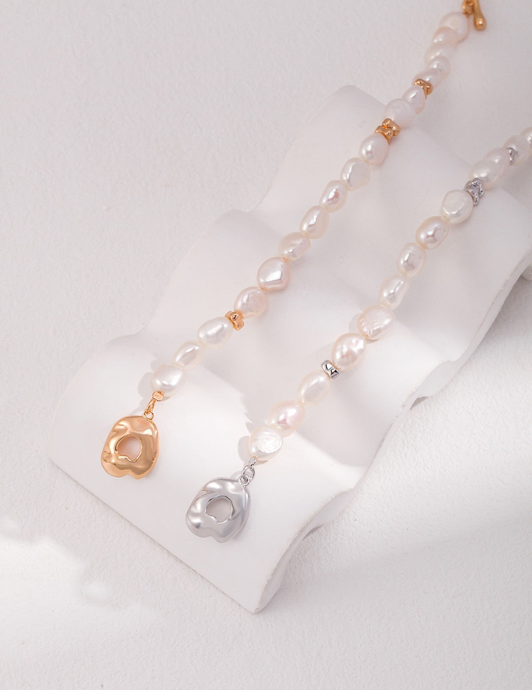 Red corundum pearl collection