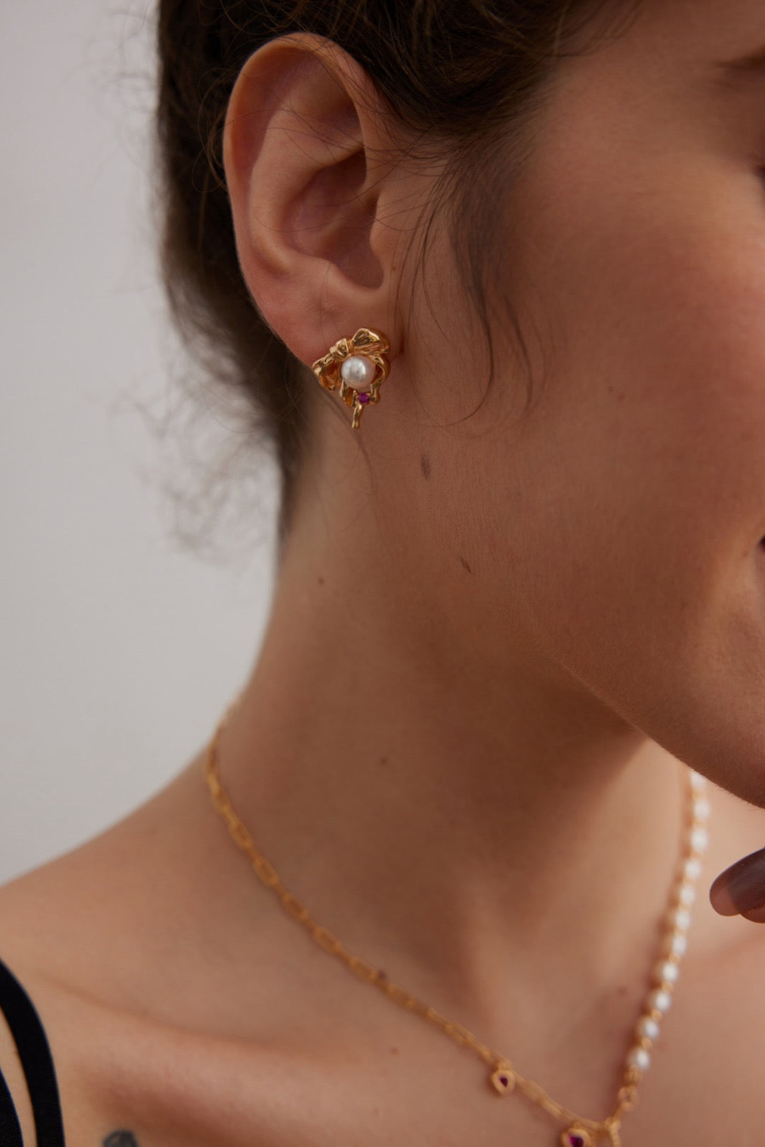 Red corundum pearl collection