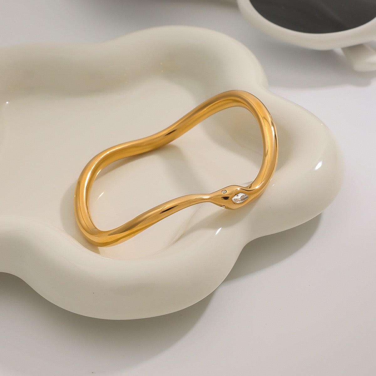 Grove snake bangle