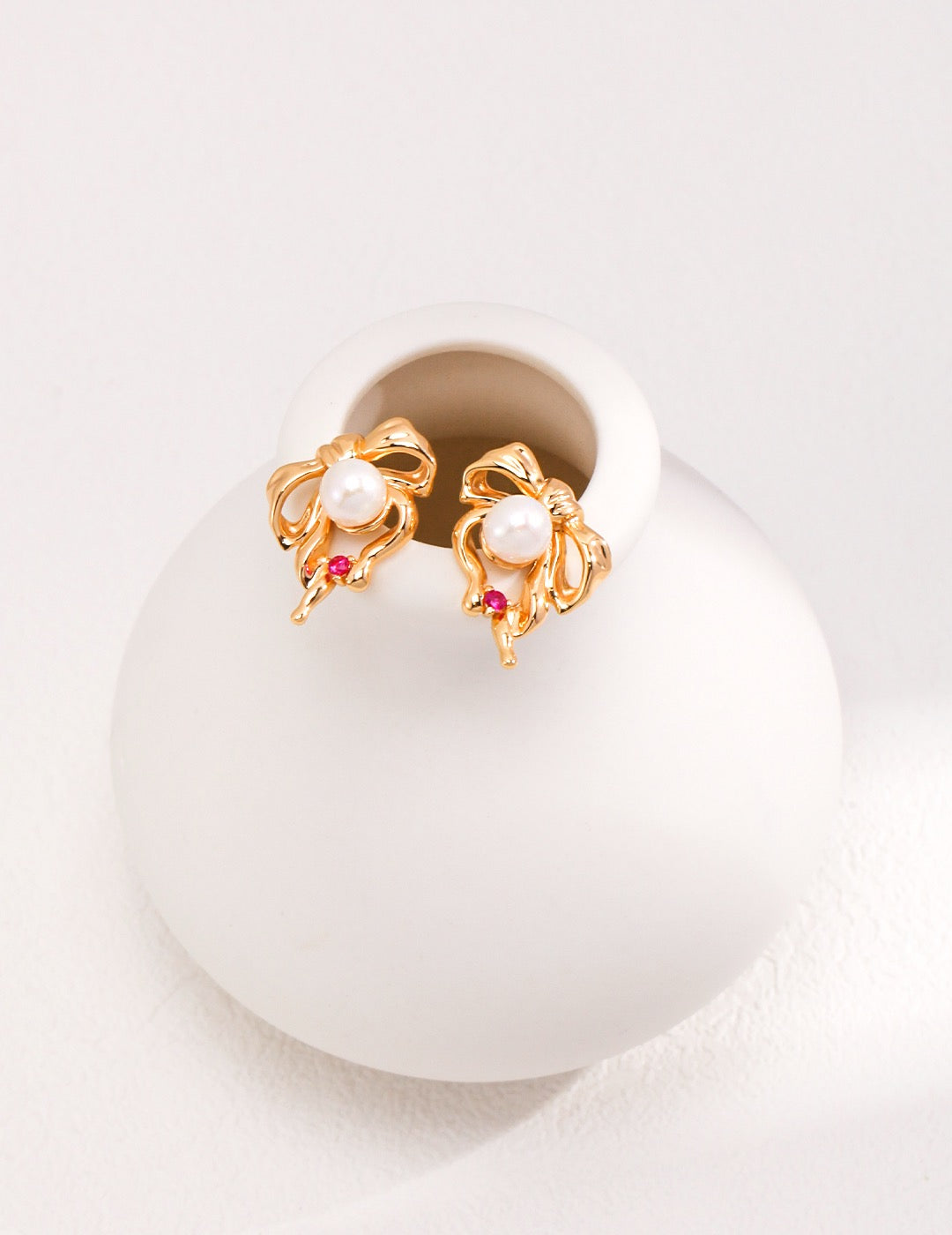 Red corundum pearl collection
