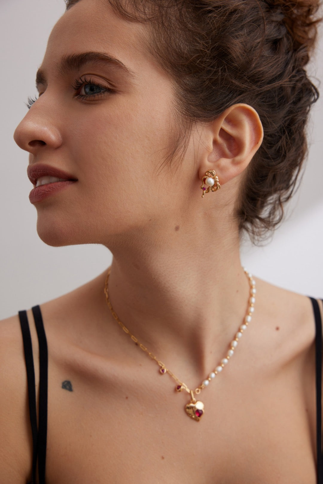 Red corundum pearl collection