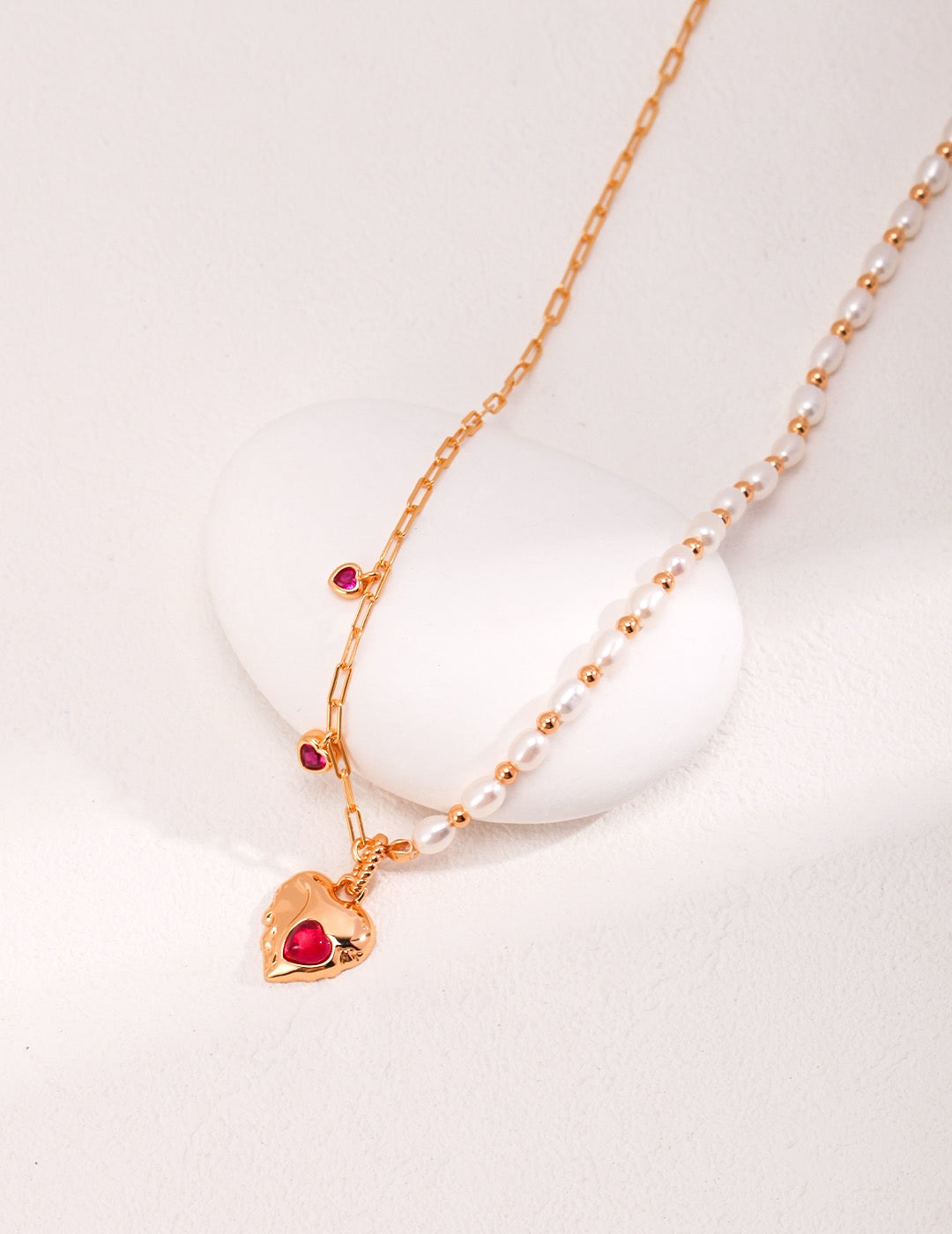 Red corundum pearl collection