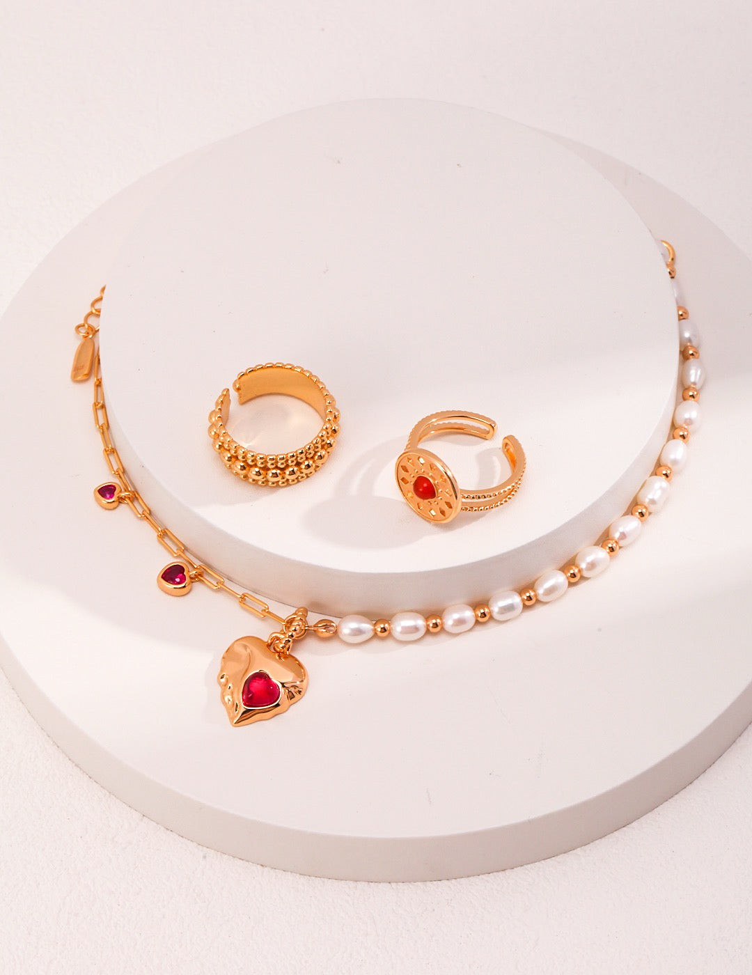 Red corundum pearl collection