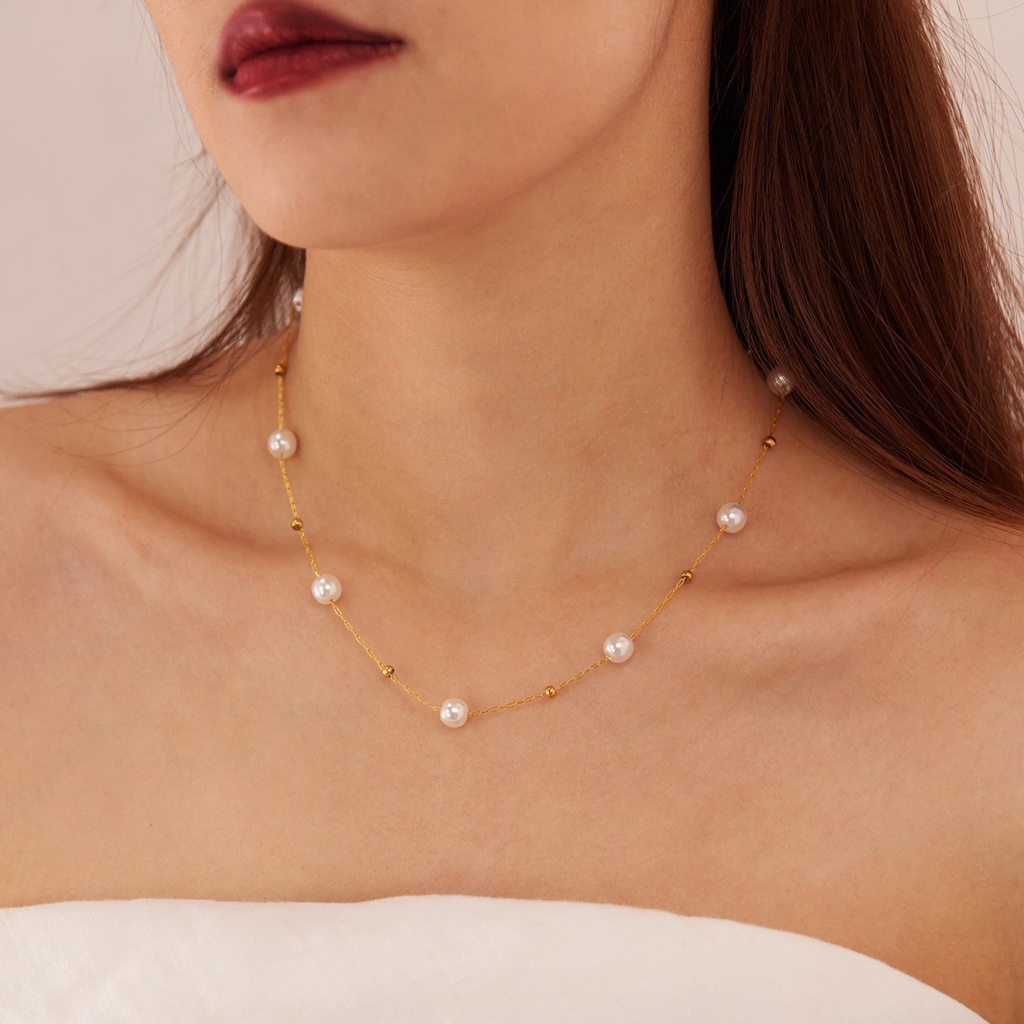 Queena beady necklace