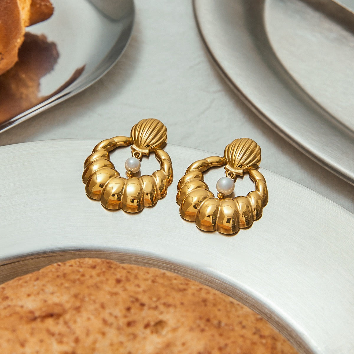 Pearly shell earrings