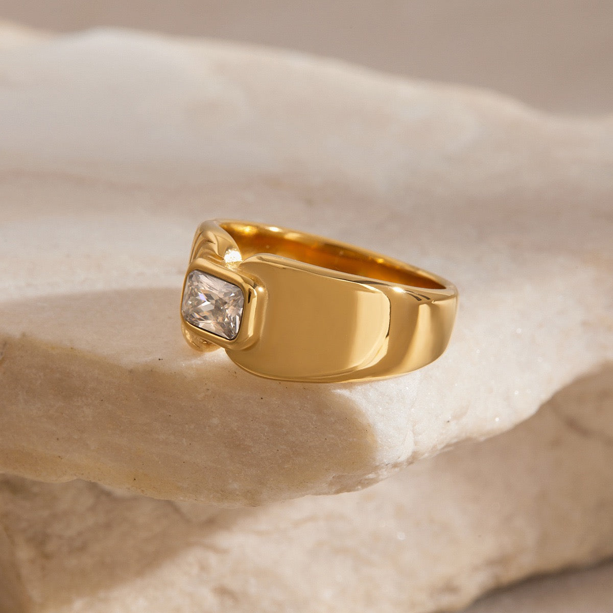 Half gem ring