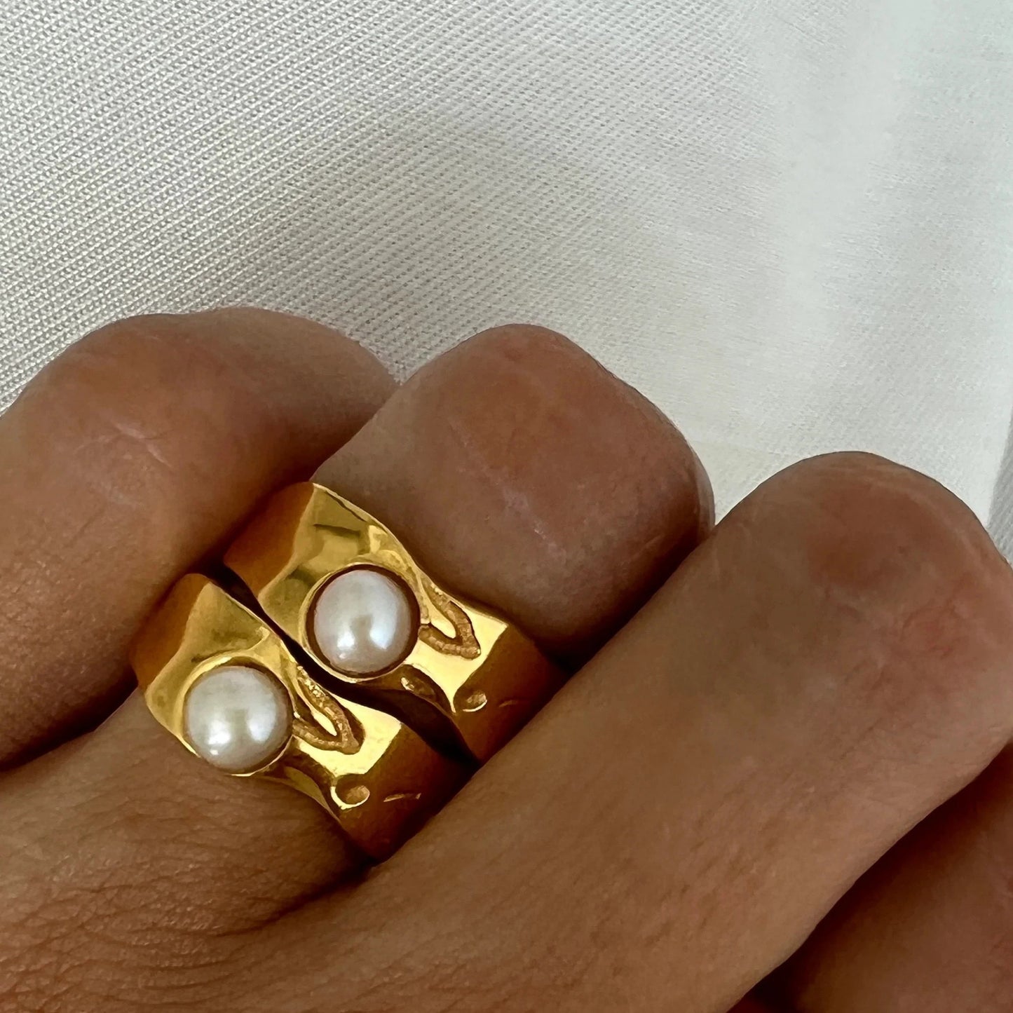 Berala pearly ring