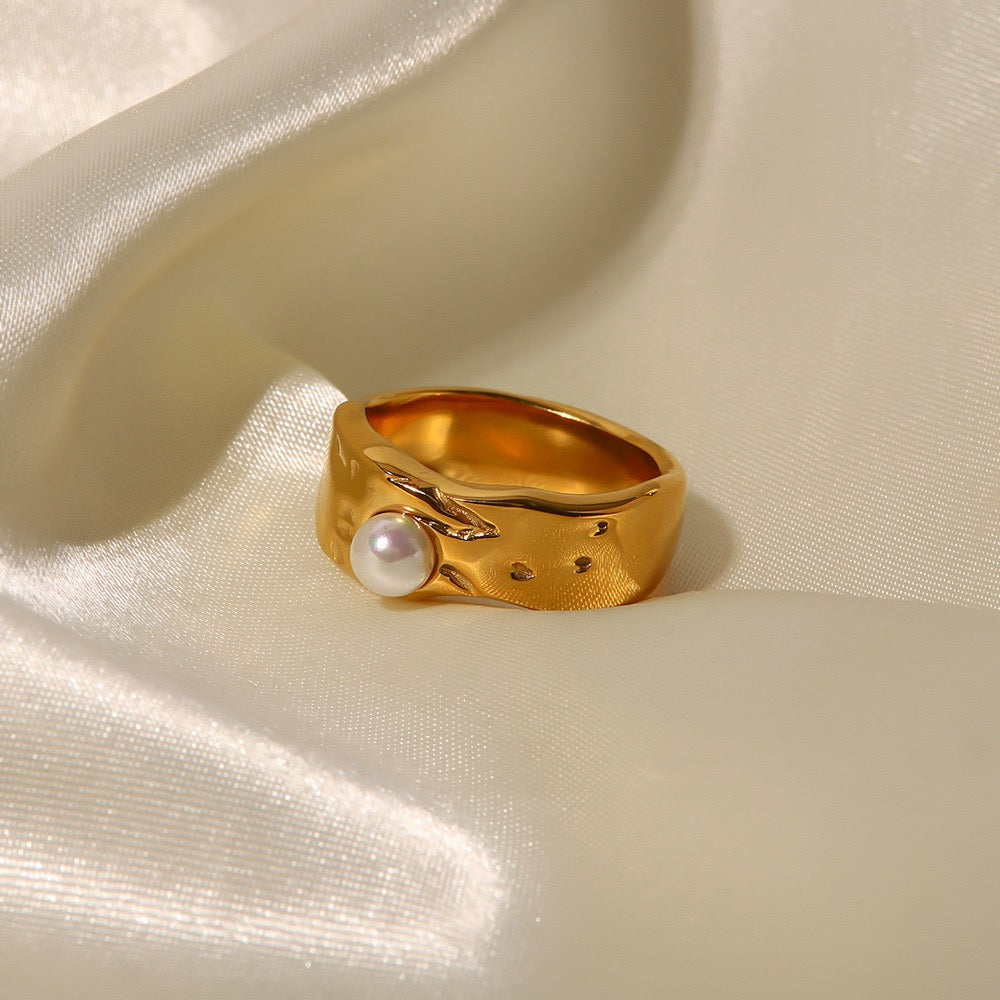 Berala pearly ring