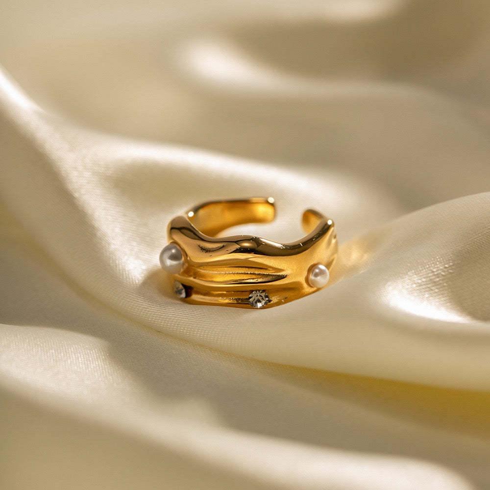 Emeret Pearly rings