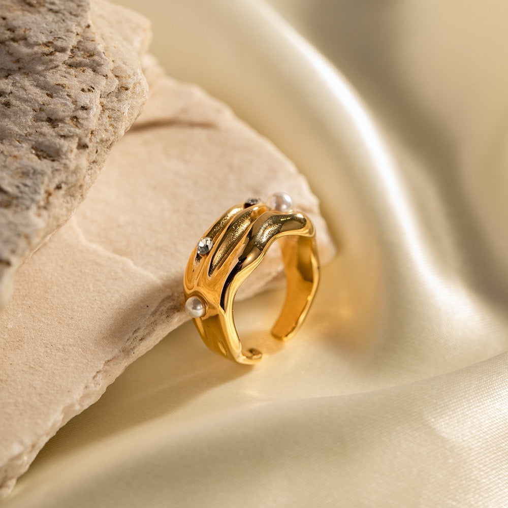 Emeret Pearly rings