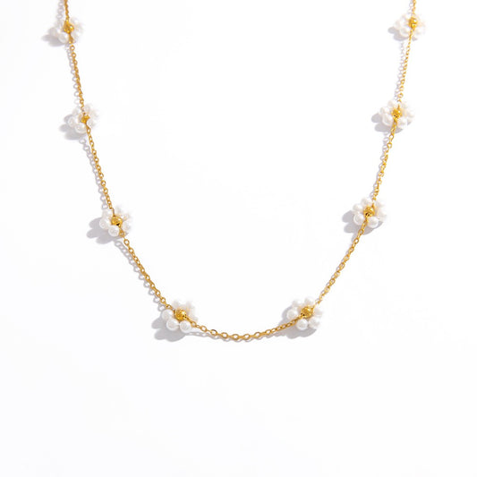 White flowers necklace