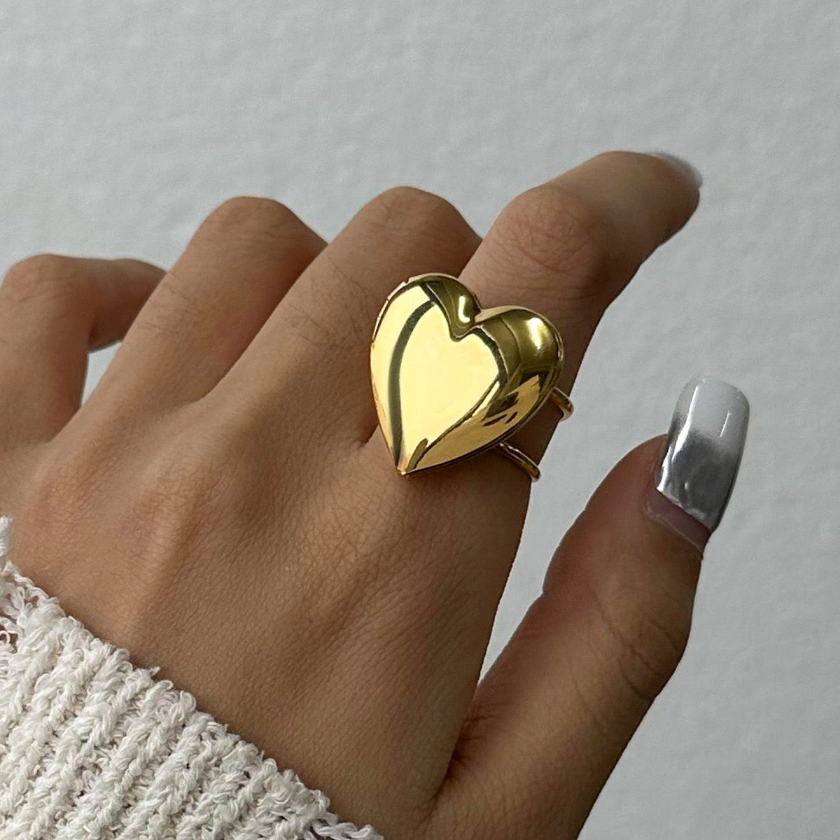 Maria Locket rings