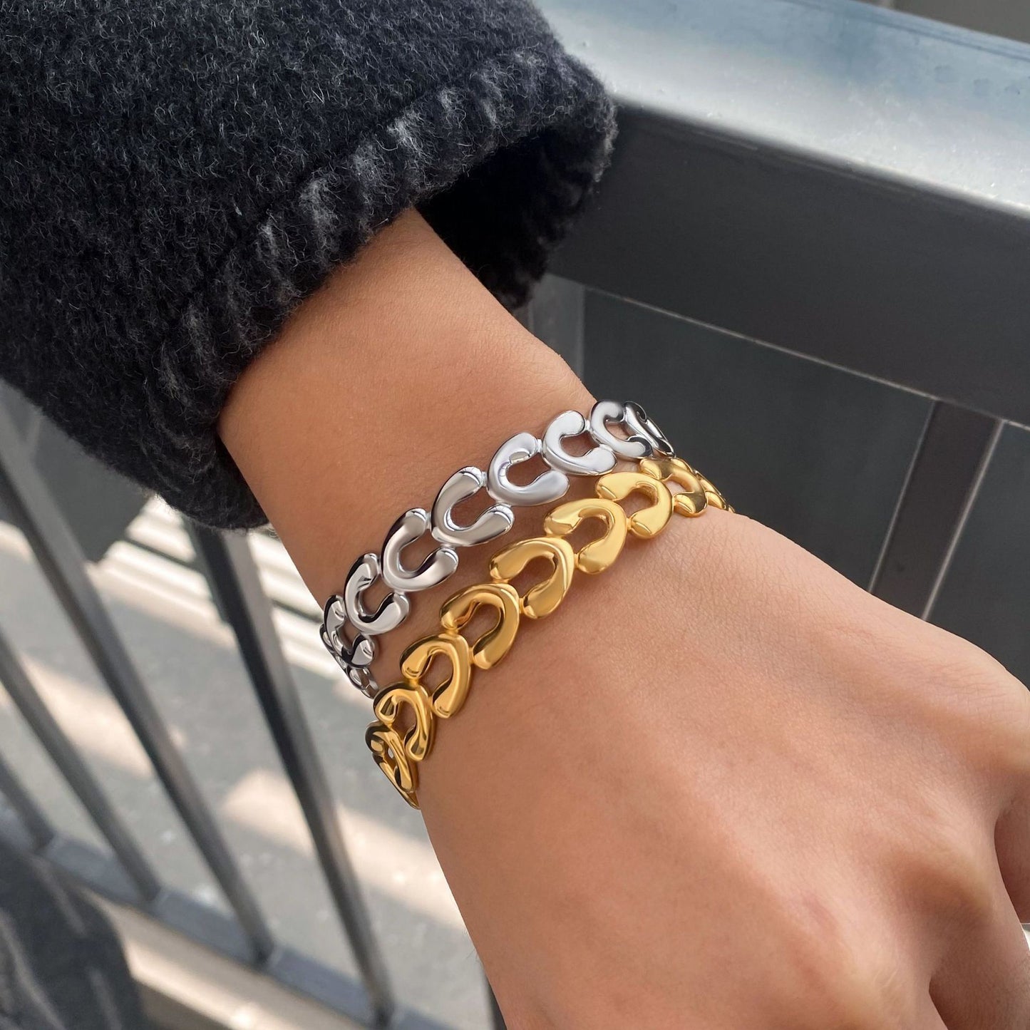 Shirley heart bangle