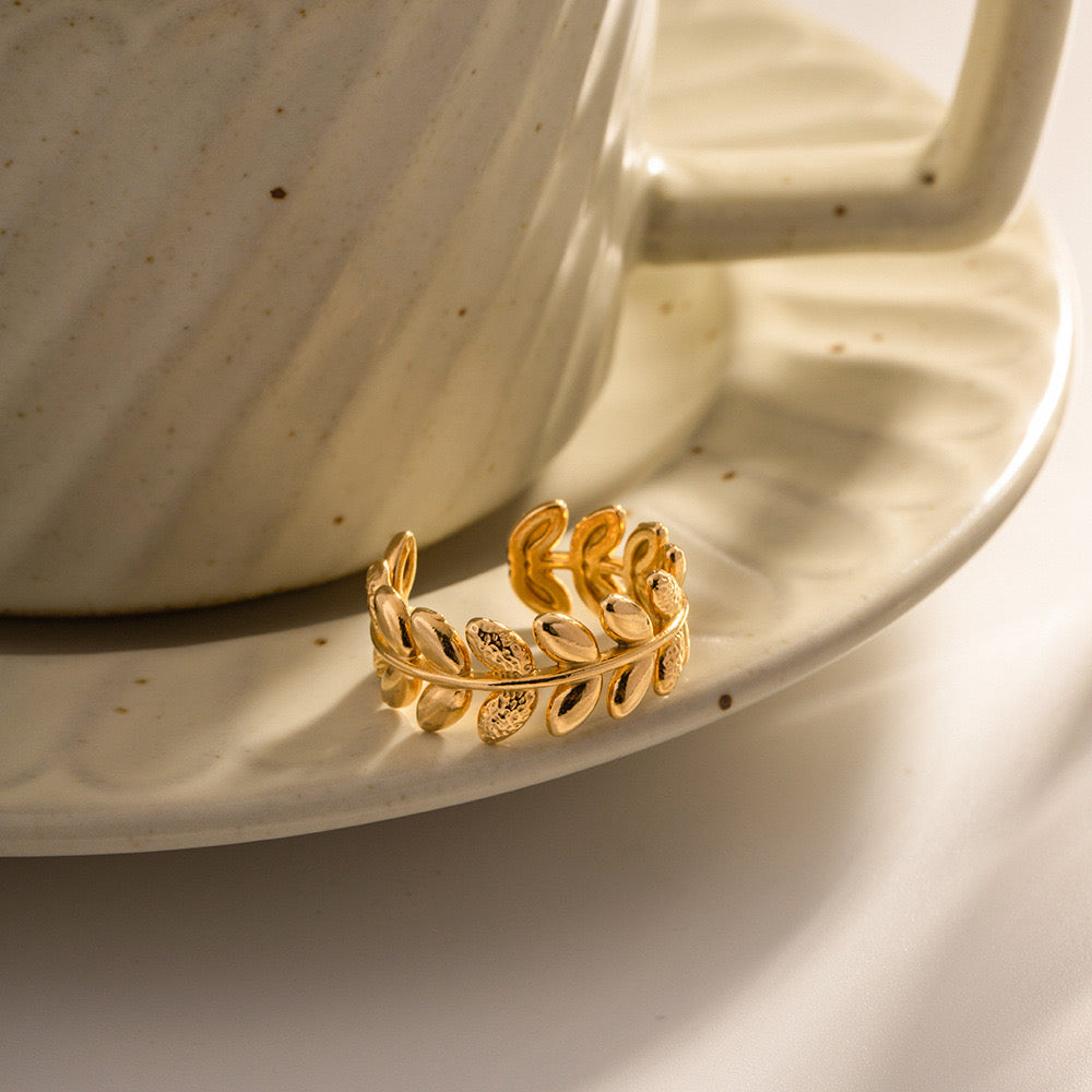 Moore Olive leaf ring