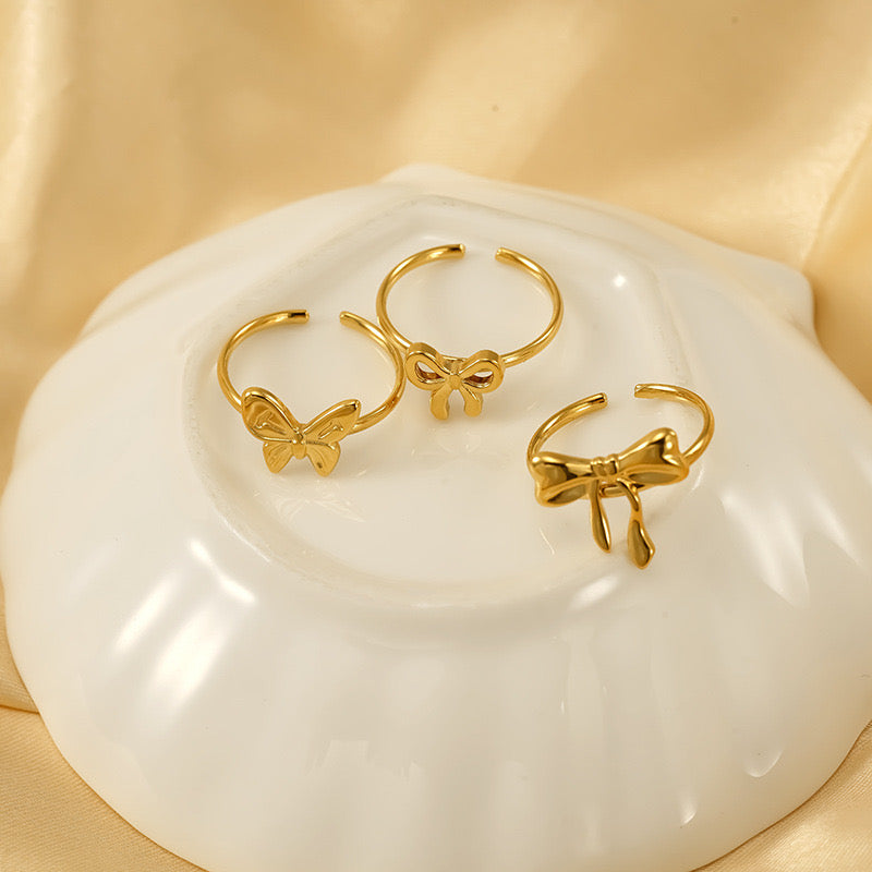 Iria Beach side rings collection