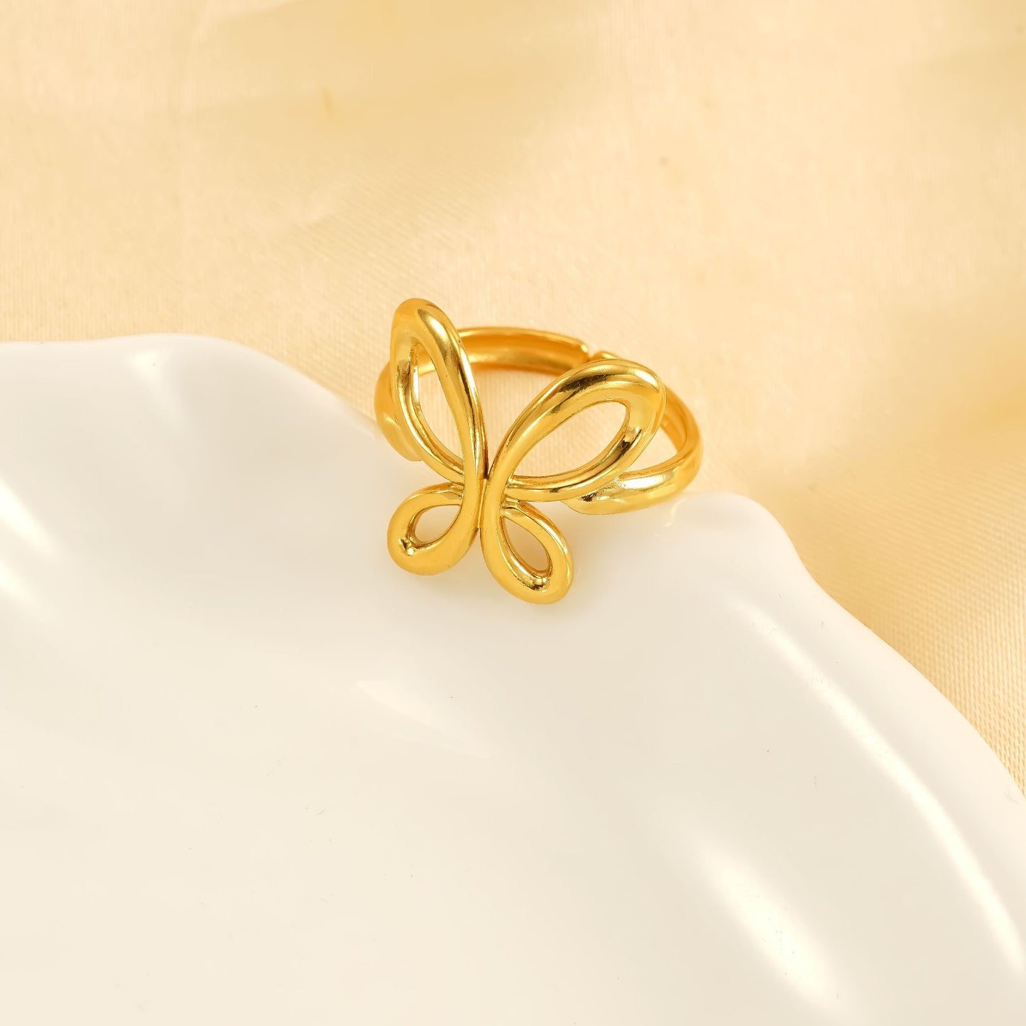 Iria Beach side rings collection