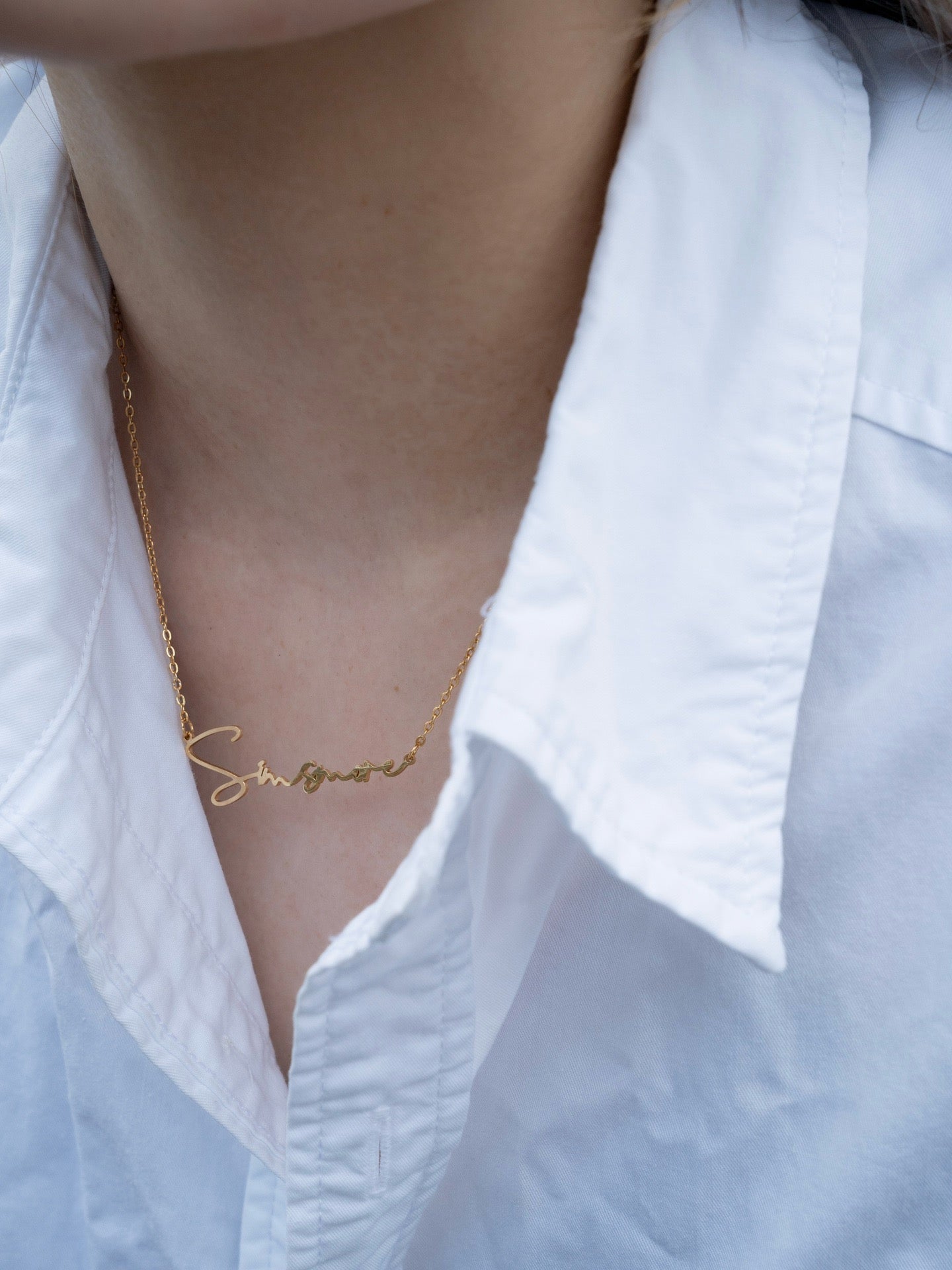 A customized name necklace sterling silver