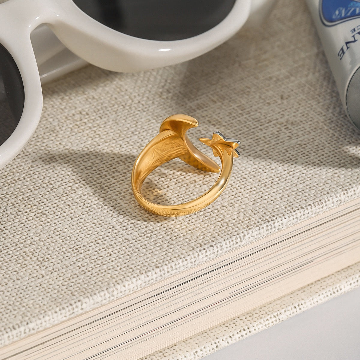 Liberty moon star ring