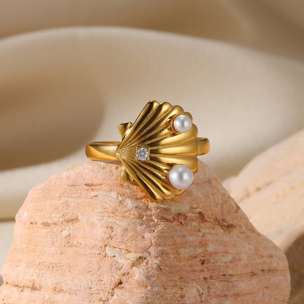 Anna Bondi pearly collection