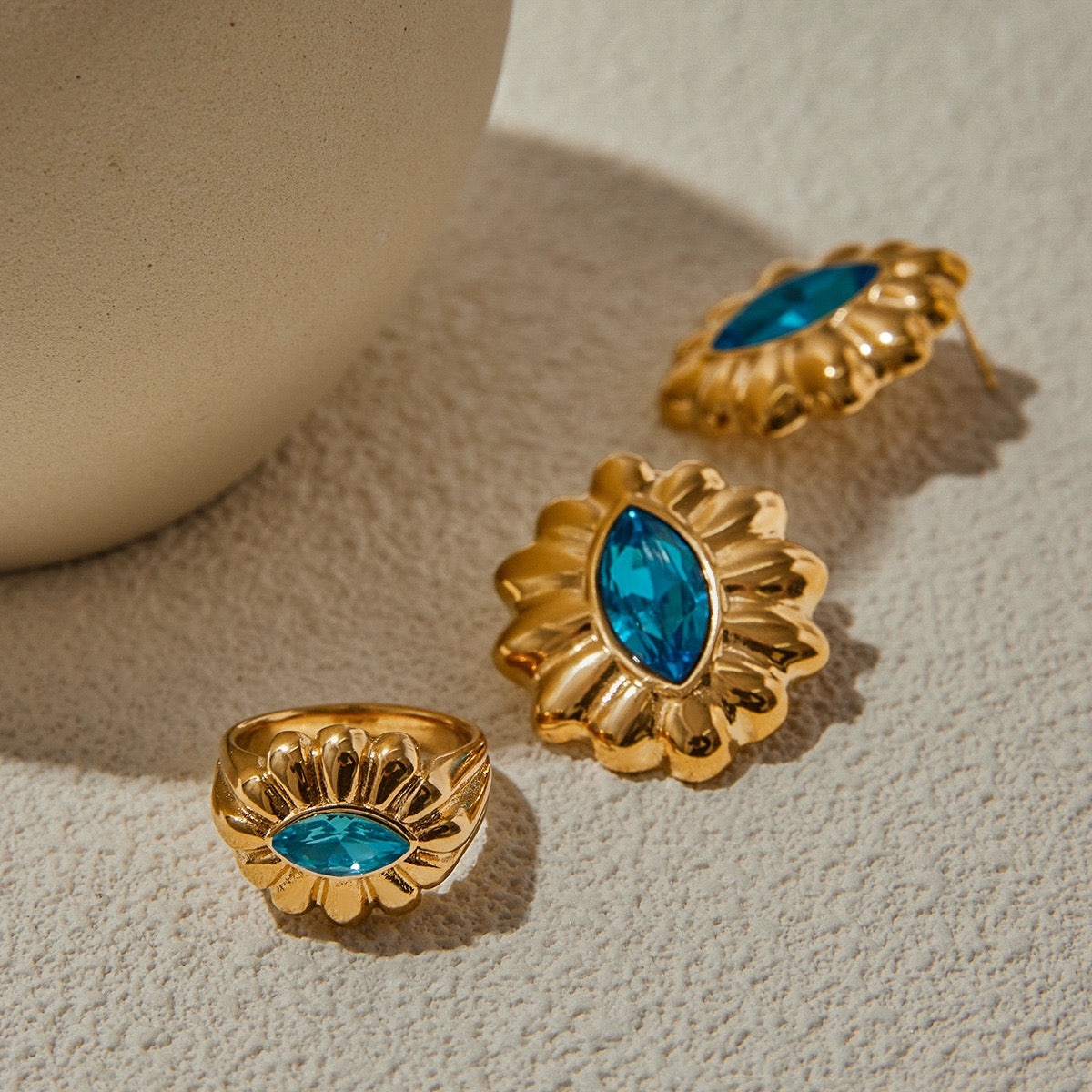 Blue flower ring