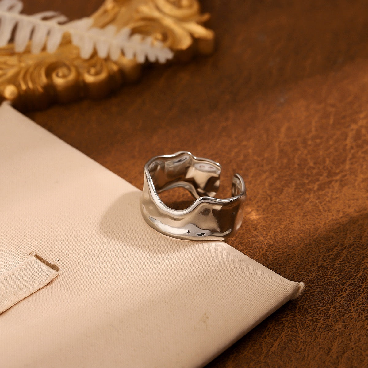 Hay band ring