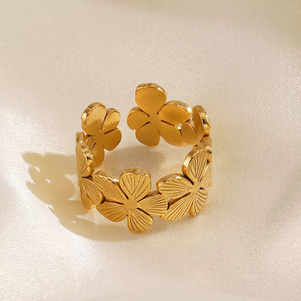 Bondi Candice flower rings