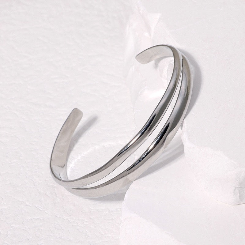Layer bangle