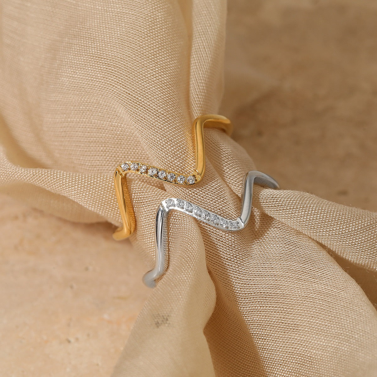 Dainty wave rings