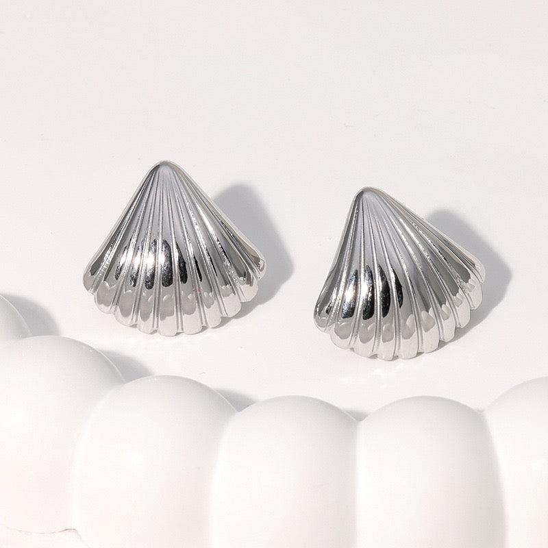 Dainty shell earrings