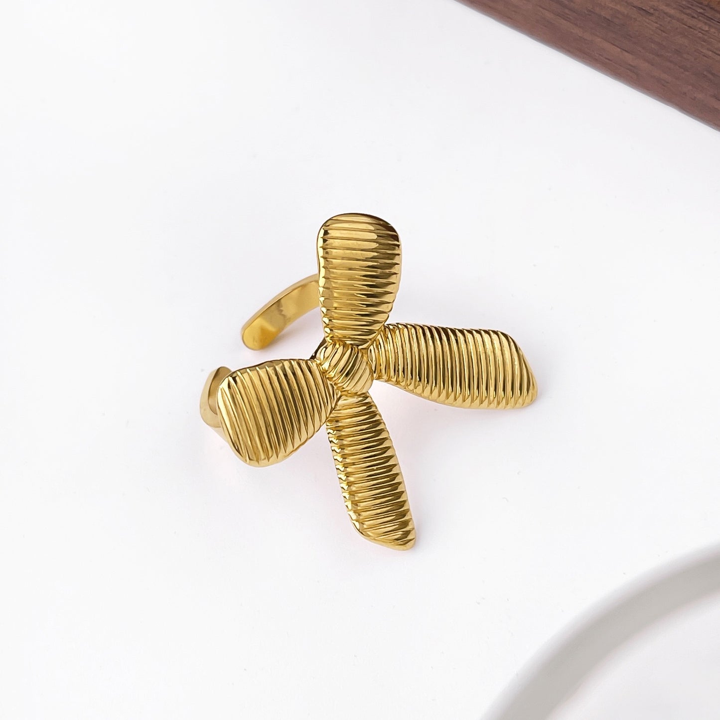 Cute bow ring