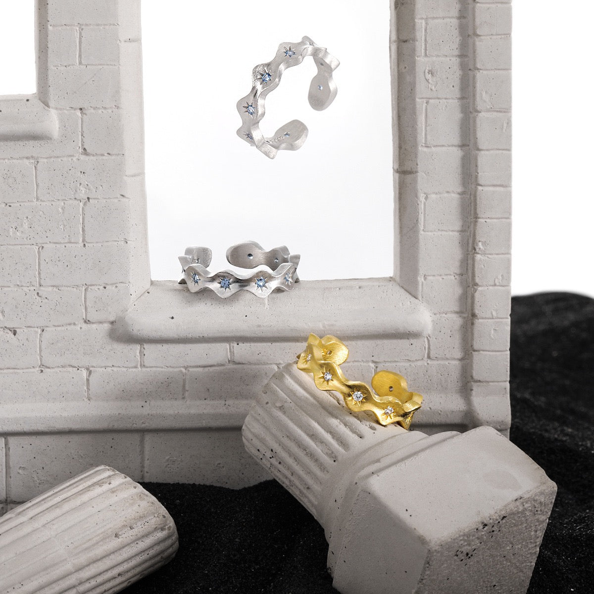 Golden clubs ring