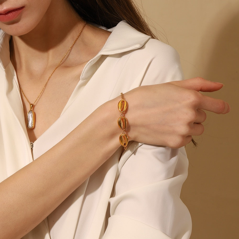 Shelly bracelet