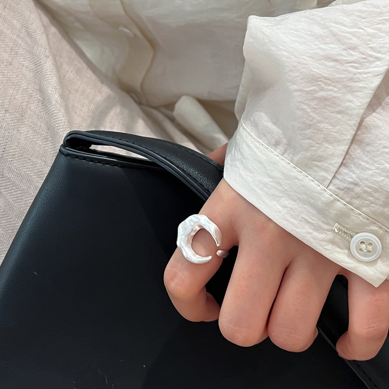 Joliua New moon silver ring