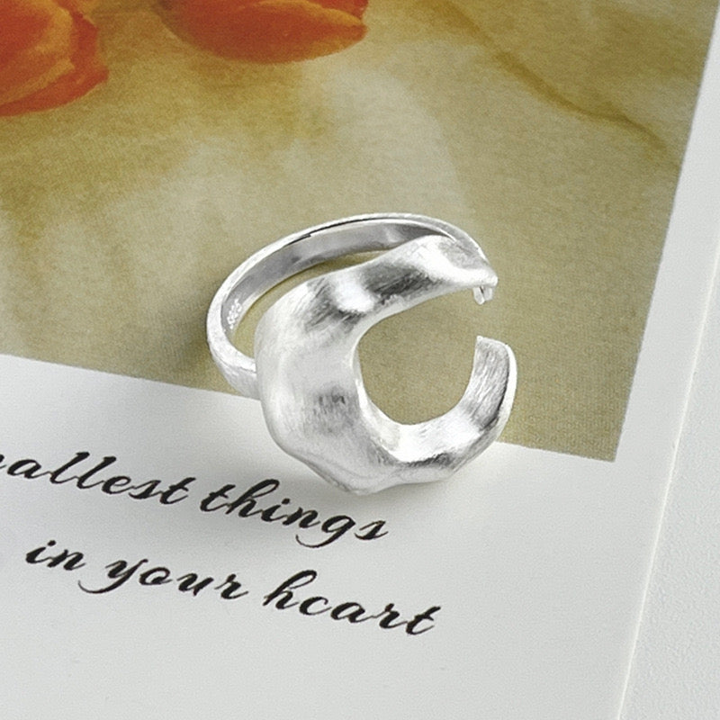Joliua New moon silver ring