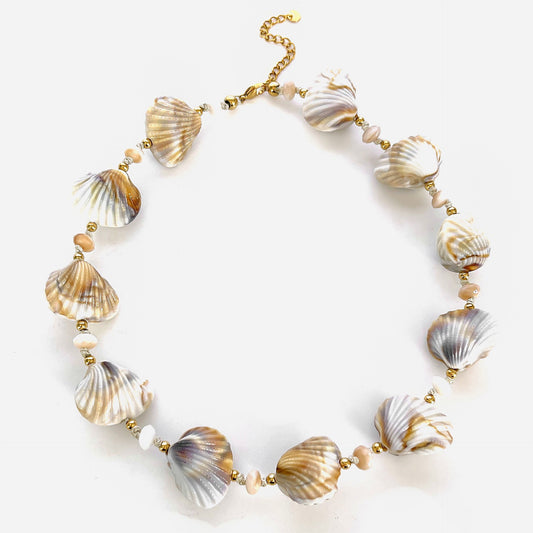 Acrylic shell necklace