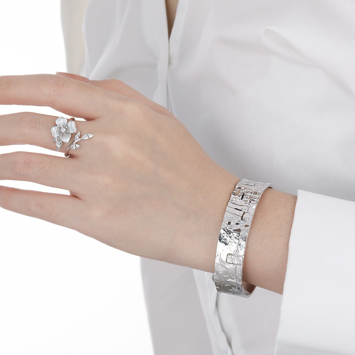 Flower time ring